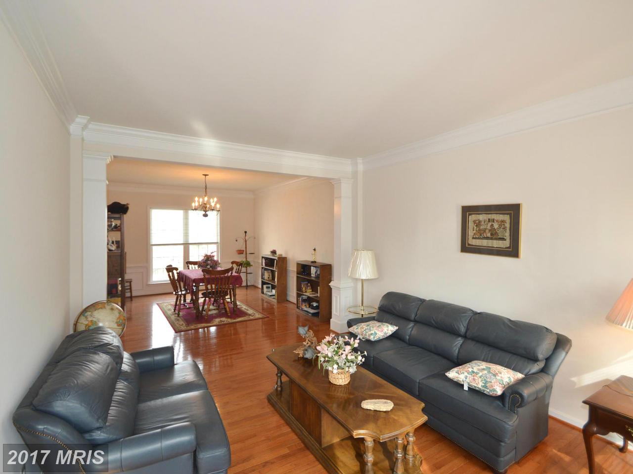 43929 CHURCHILL GLEN DR, Chantilly, VA 20152