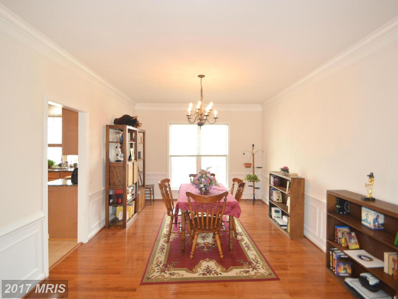 43929 CHURCHILL GLEN DR, Chantilly, VA 20152