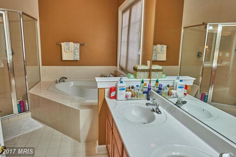 46062 EARLE WALLACE CIRCLE, Sterling, VA 20166
