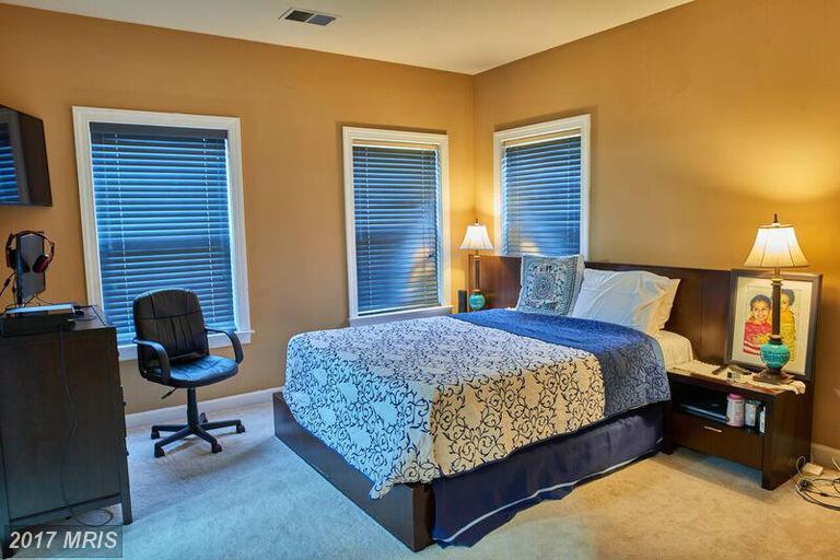 46062 EARLE WALLACE CIRCLE, Sterling, VA 20166