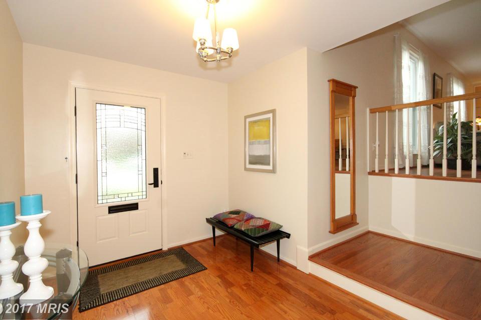 4107 SLEEPY HOLLOW RD, Annandale, VA 22003