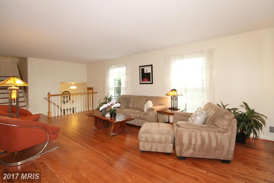 4107 SLEEPY HOLLOW RD, Annandale, VA 22003