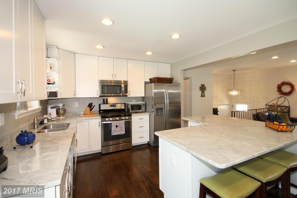 8809 WILLOWRIDGE LN, Annandale, VA 22003
