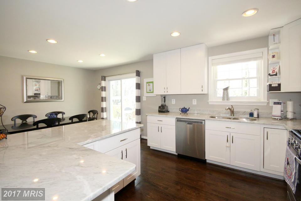 8809 WILLOWRIDGE LN, Annandale, VA 22003