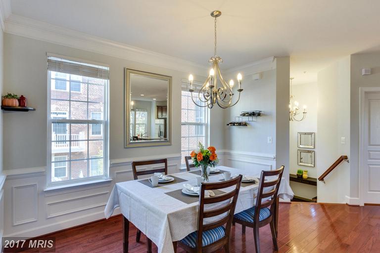 4056 Glendale Way, Fairfax, VA 22030