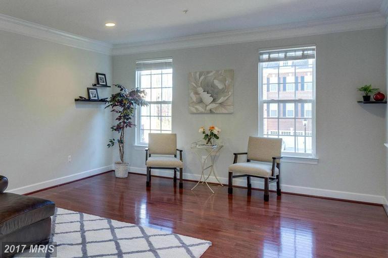 4056 Glendale Way, Fairfax, VA 22030