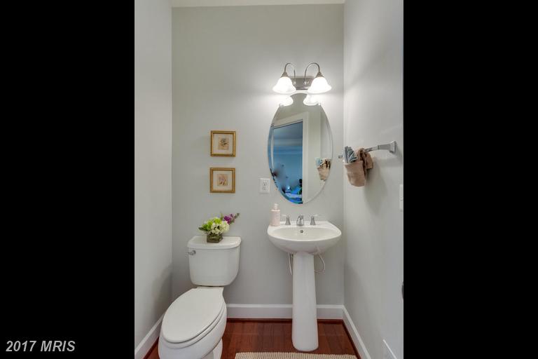 4056 Glendale Way, Fairfax, VA 22030