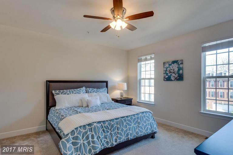 4056 Glendale Way, Fairfax, VA 22030