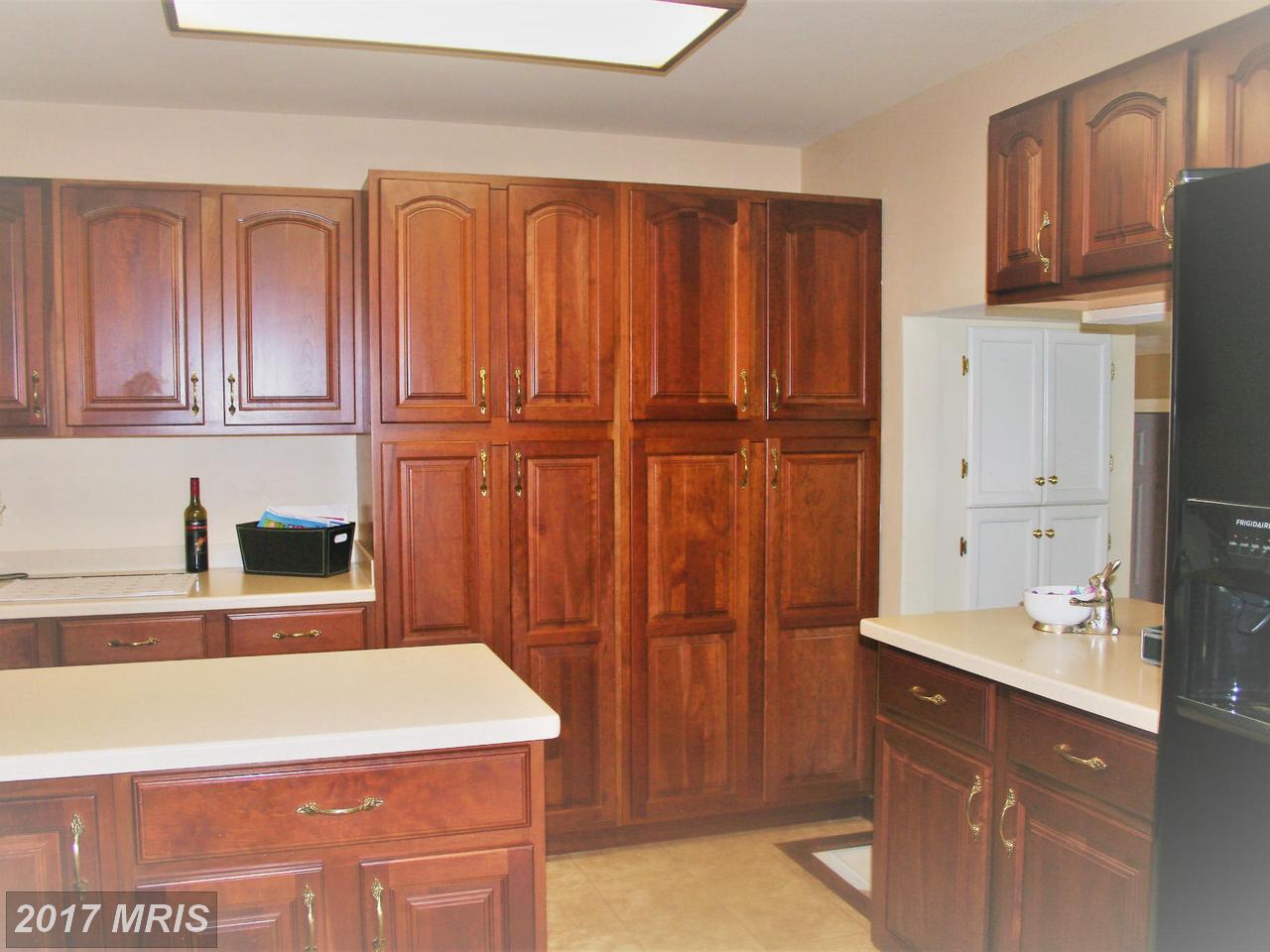 4306 KILBOURNE DR, Fairfax, VA 22032