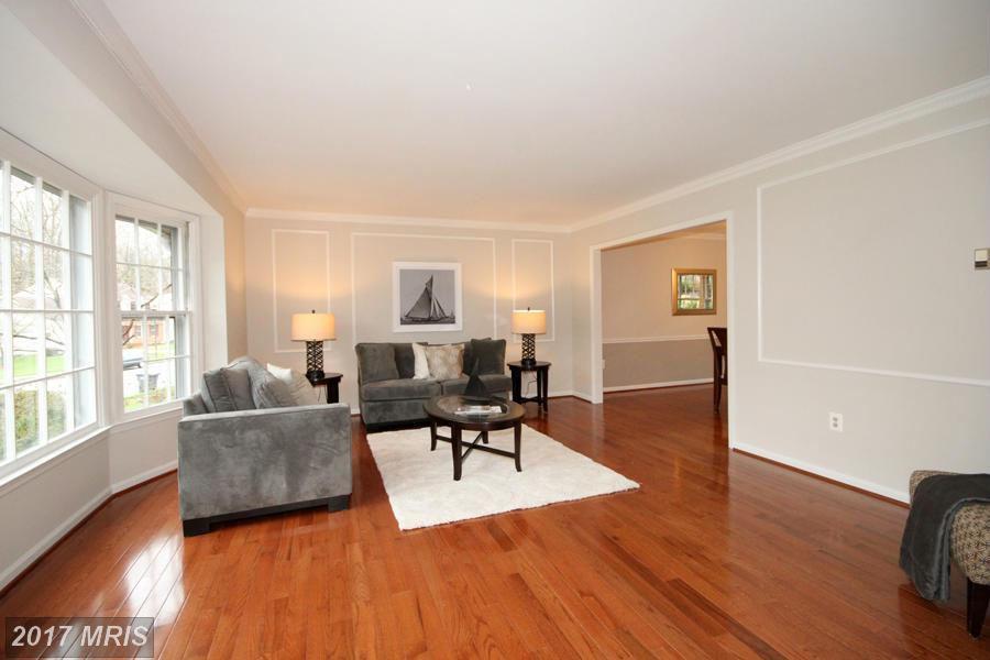 4525 GILBERTSON RD, Fairfax, VA 22032