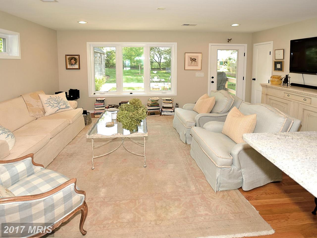 1911 CHERRI DR, Falls Church, VA 22043