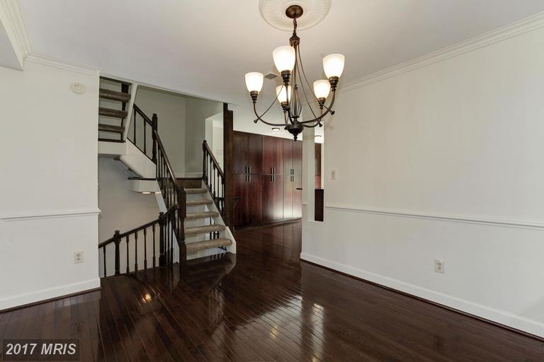 8027 MERRY OAKS COURT, Vienna, VA 22182