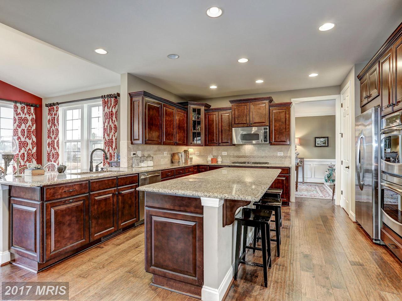 5912 HUNTER CREST RD, Woodbridge, VA 22193