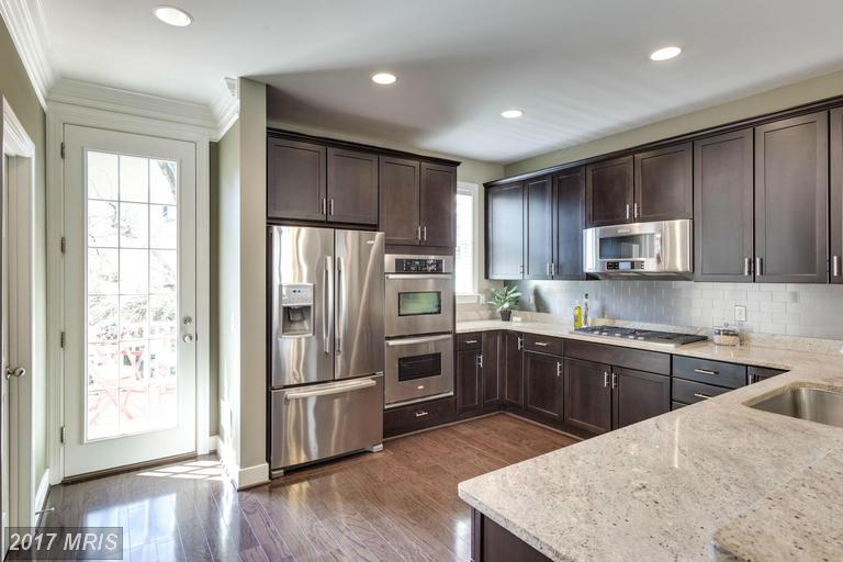 2041 BLUNT LANE, Alexandria, VA 22303