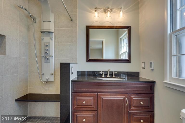 7117 FORT HUNT ROAD, Alexandria, VA 22307