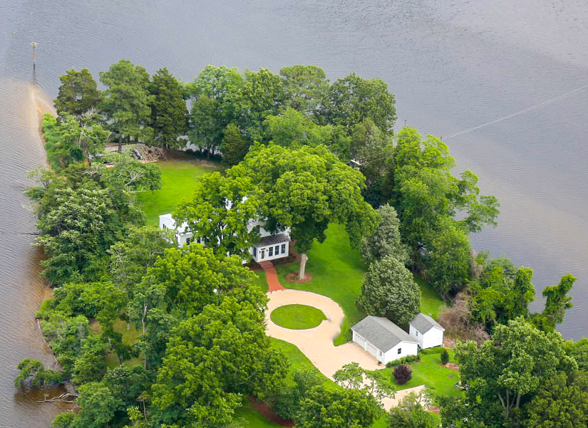 330 Tucker Point Lane, Callao, VA 22435