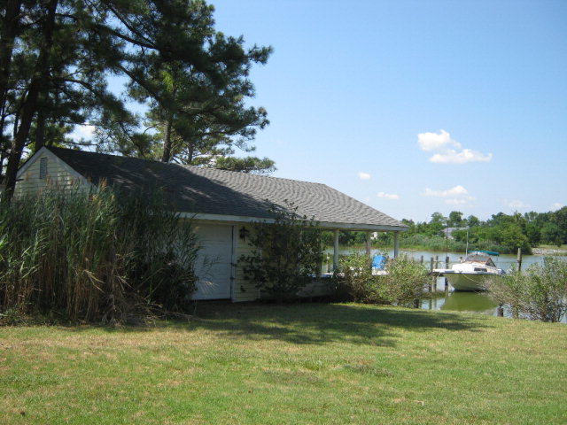 439 Waterview Drive, Hague, VA 22469