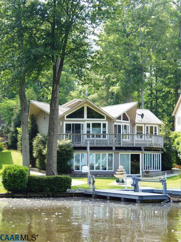 100 HARBOURVIEW DR, Locust Grove, VA 22508