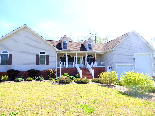 112 Essex Street, Montross, VA 22520
