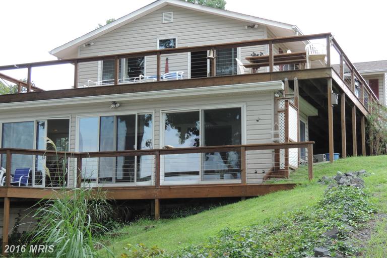 90 Haulover Cir, Montross, VA 22520