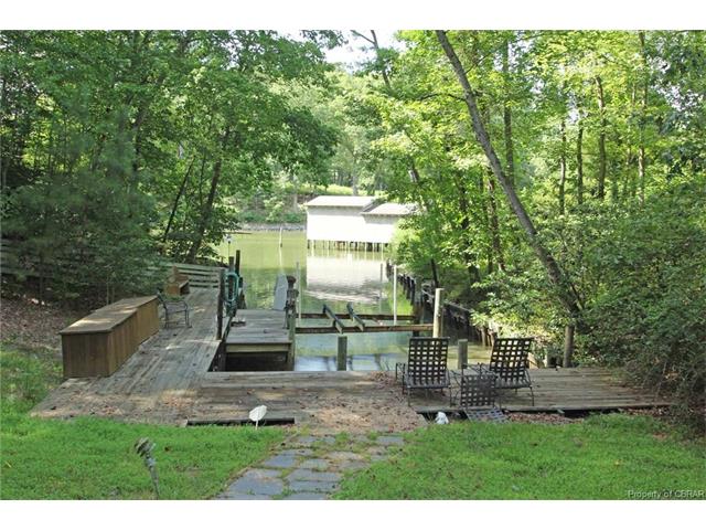 72 Golf Course Drive, Weems, VA 22576