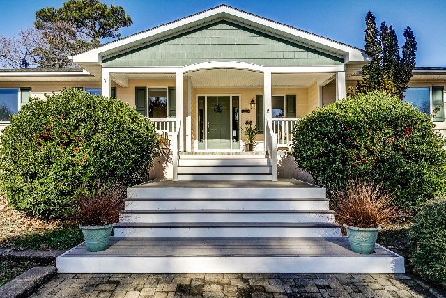 924 Indian Town Road, Weems, VA 22576