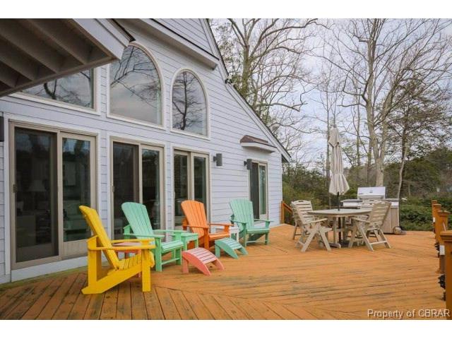 113 Gougher Point Road, Wicomico Church, VA 22579