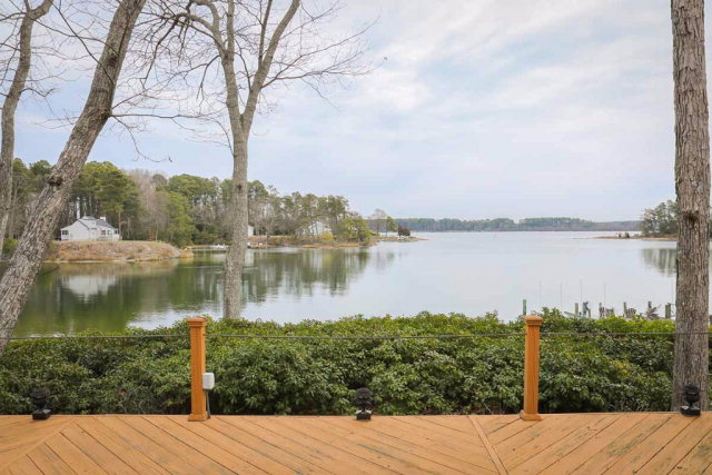 113 Gougher Point Road, Wicomico Church, VA 22579