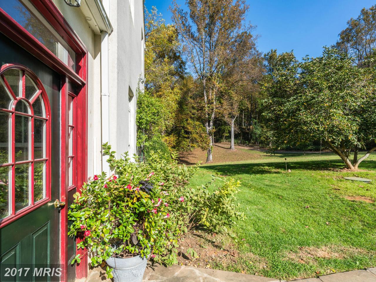 12136 MCDONALDS LN, Hume, VA 22639