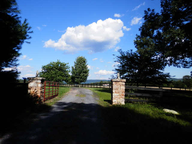 3290 BOLIVER RD, Fort Valley, VA 22652