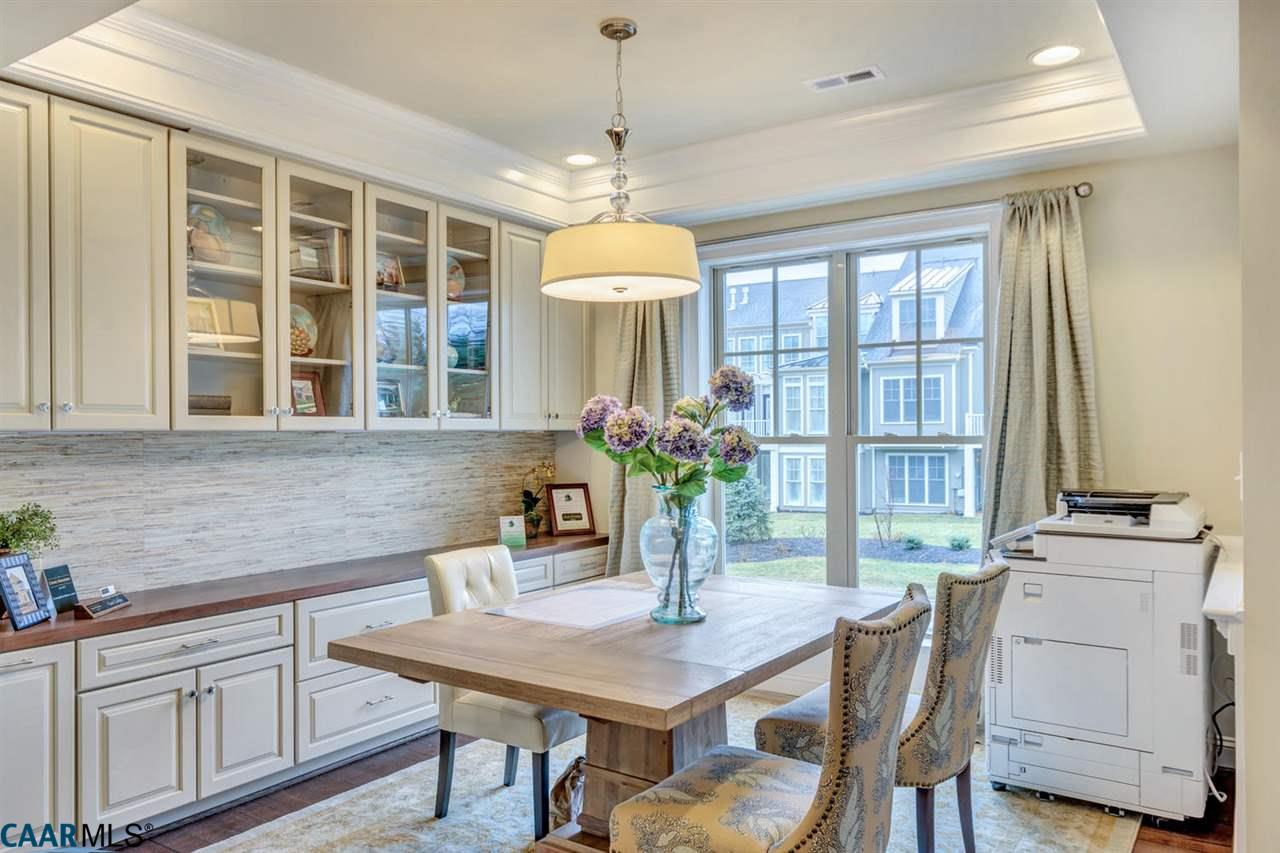 2776 TOWN MEWS LN, Charlottesville, VA 22901