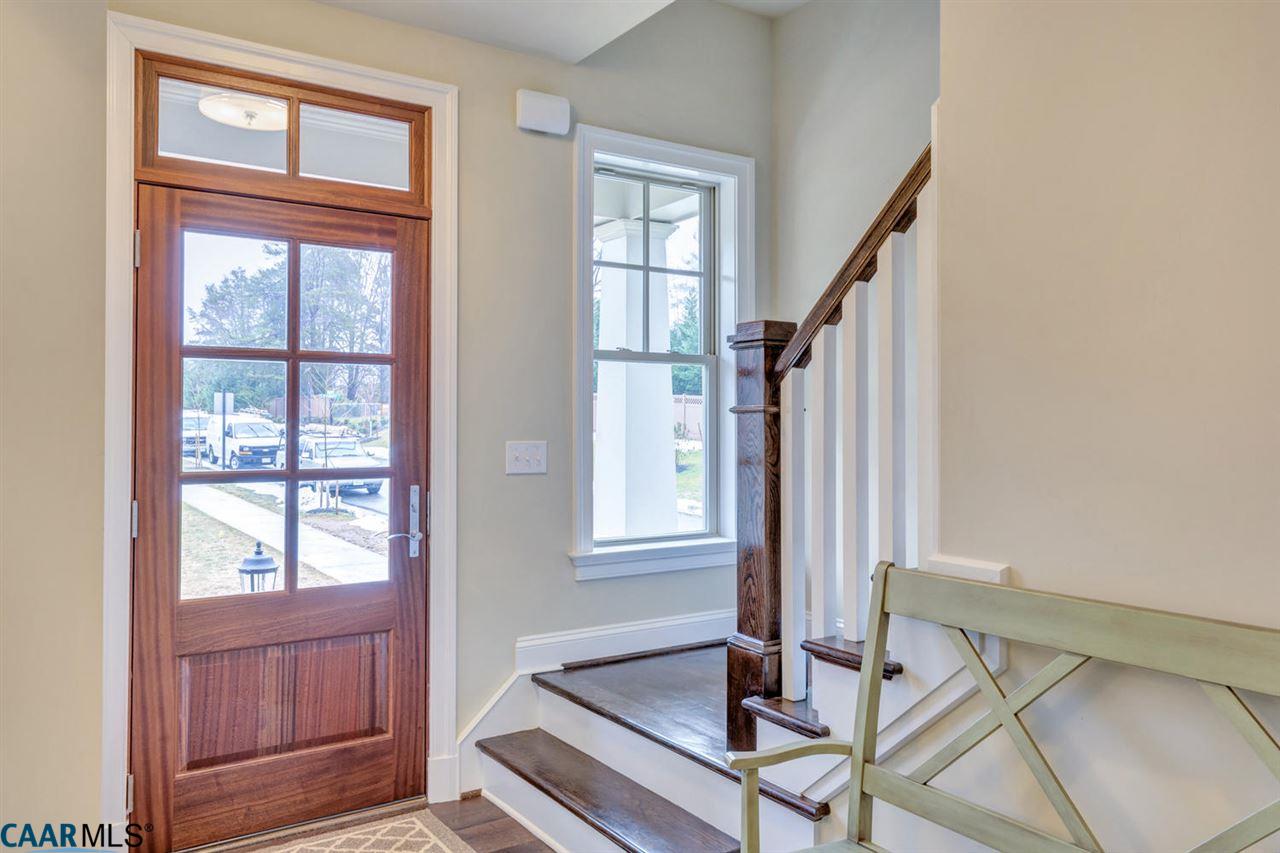 2772 TOWN MEWS LN, Charlottesville, VA 22901