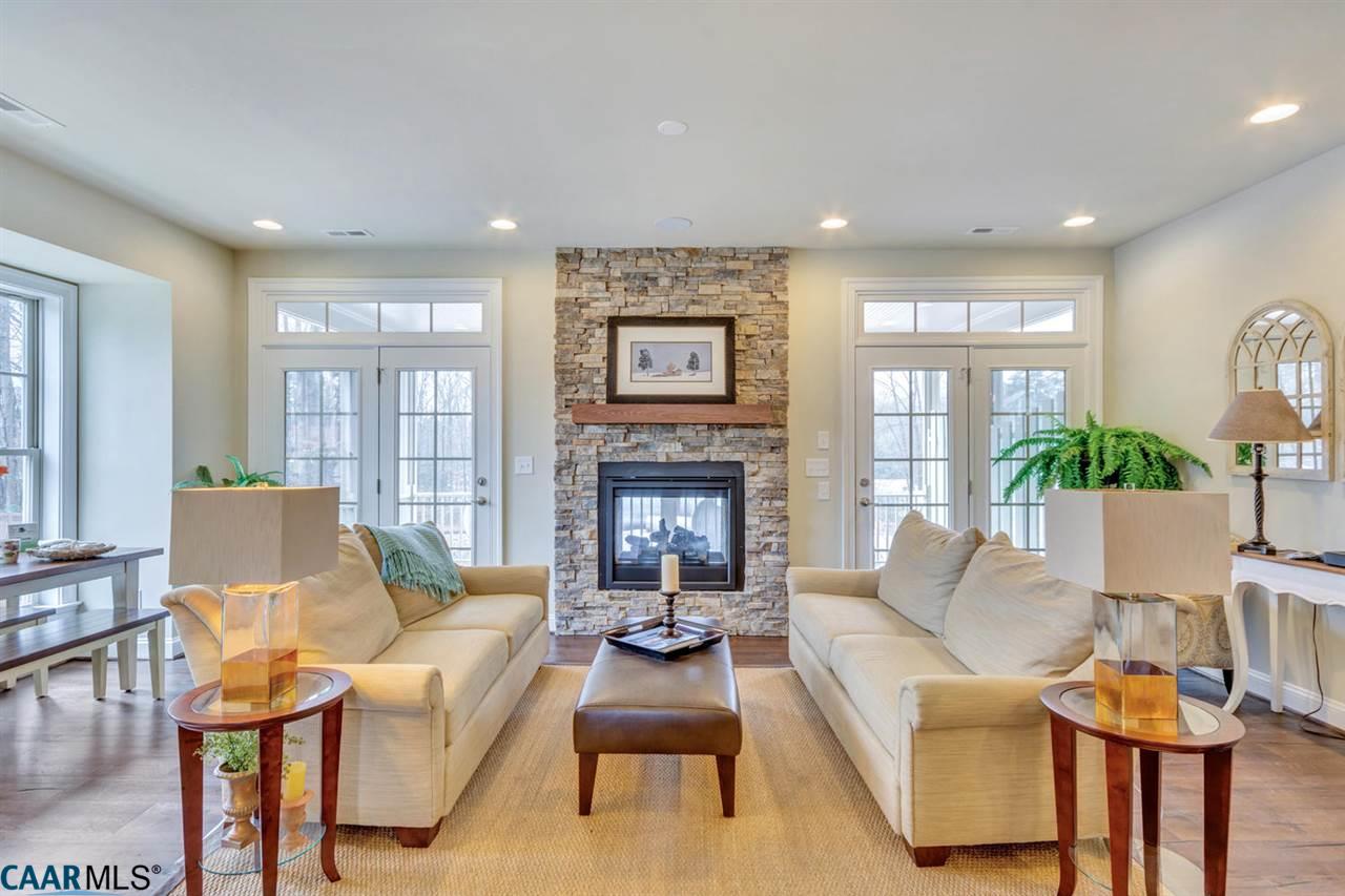2773 TOWN MEWS LN, Charlottesville, VA 22901