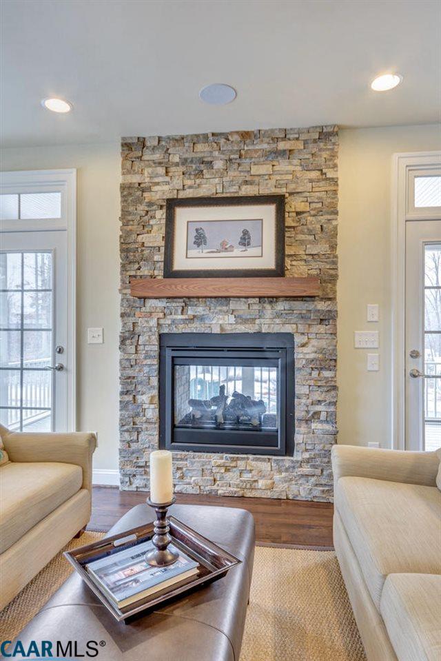 2773 TOWN MEWS LN, Charlottesville, VA 22901