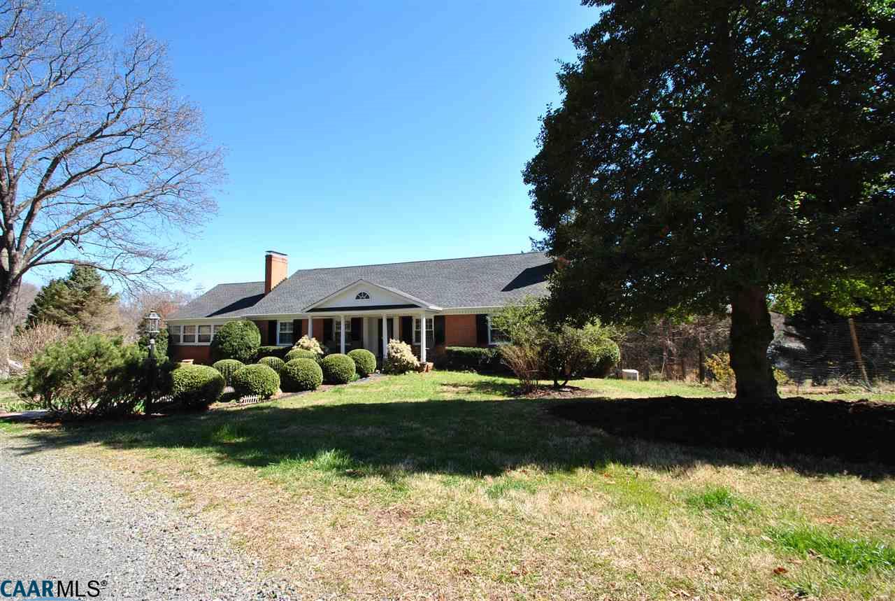 1220 WEST LEIGH DR, Charlottesville, VA 22901