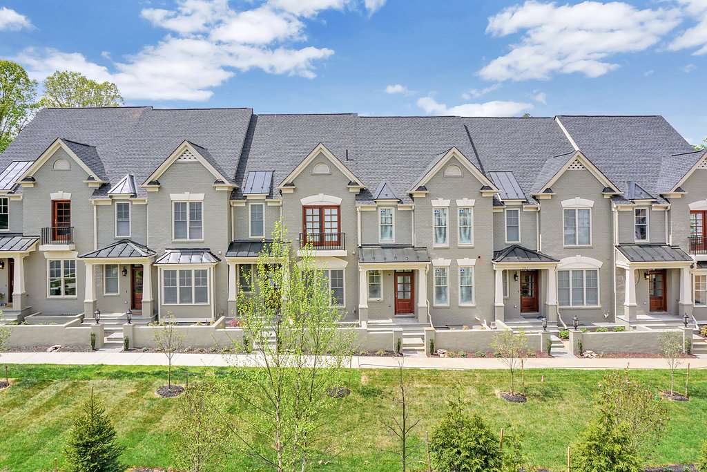 2763 TOWN MEWS LN, Charlottesville, VA 22901