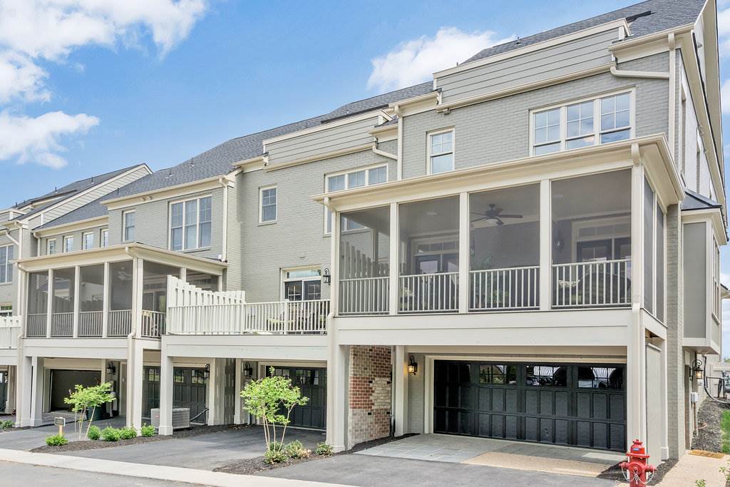 2763 TOWN MEWS LN, Charlottesville, VA 22901