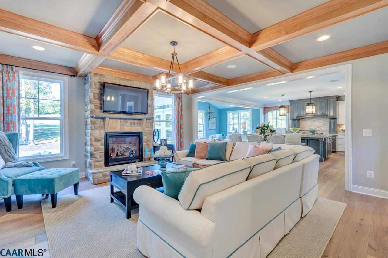 21 FERNDOWN LN, Keswick, VA 22947
