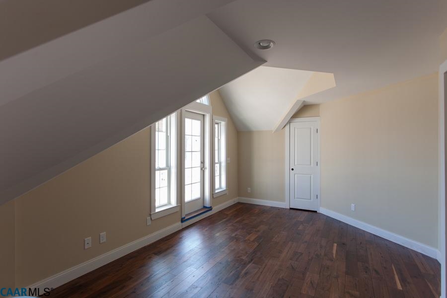 123 WALK AROUND LN, Roseland, VA 22967