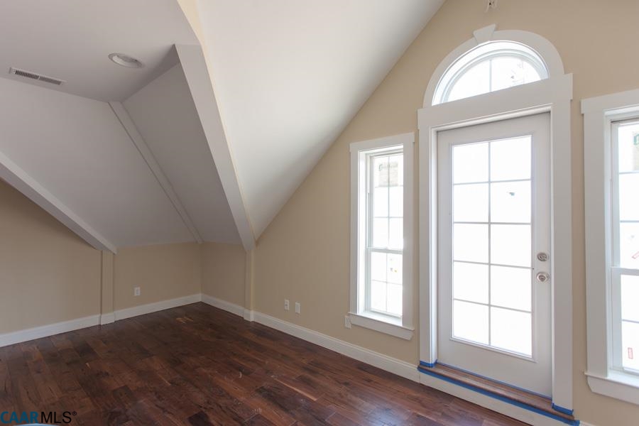 123 WALK AROUND LN, Roseland, VA 22967