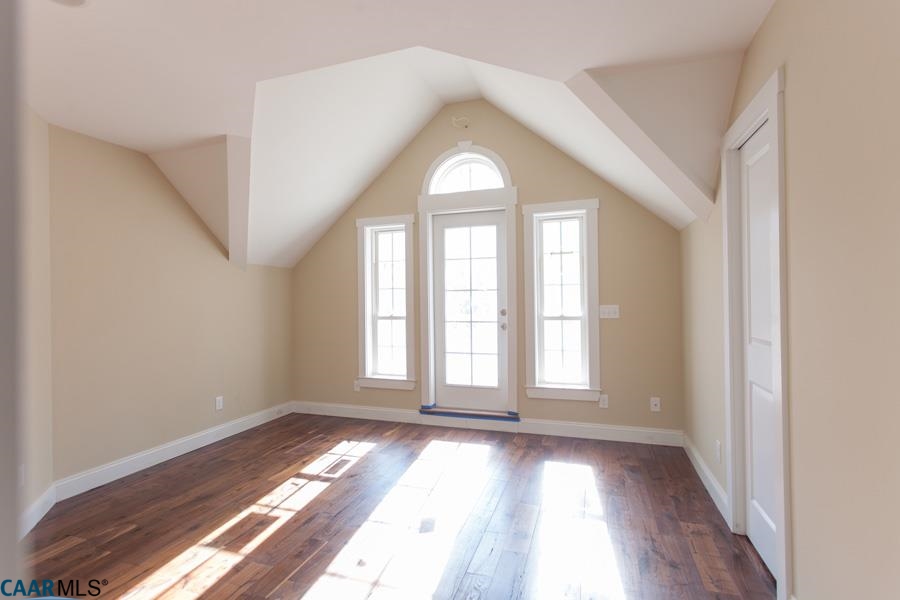 123 WALK AROUND LN, Roseland, VA 22967