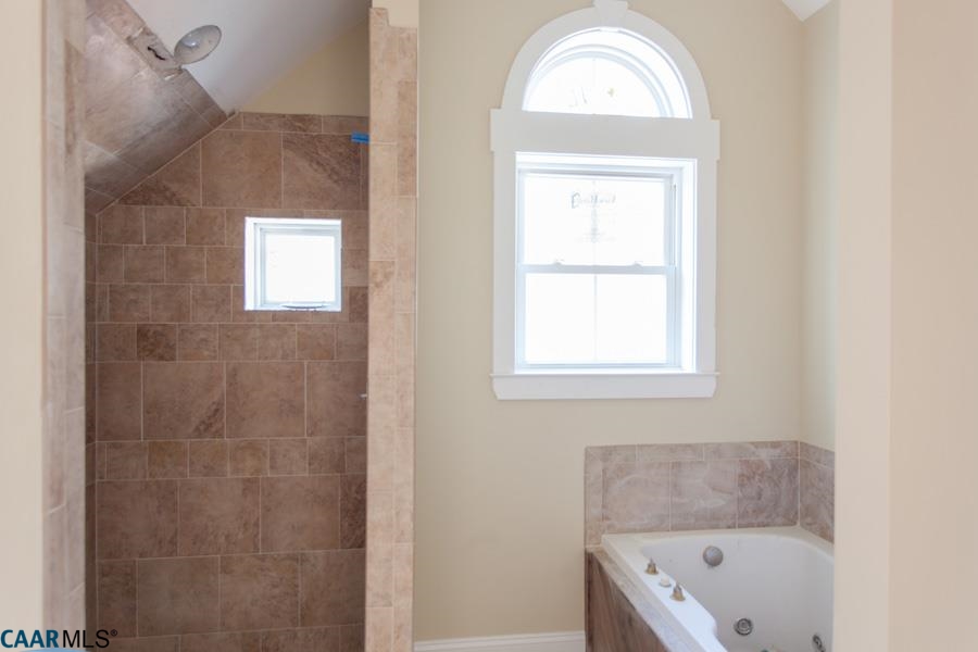 123 WALK AROUND LN, Roseland, VA 22967