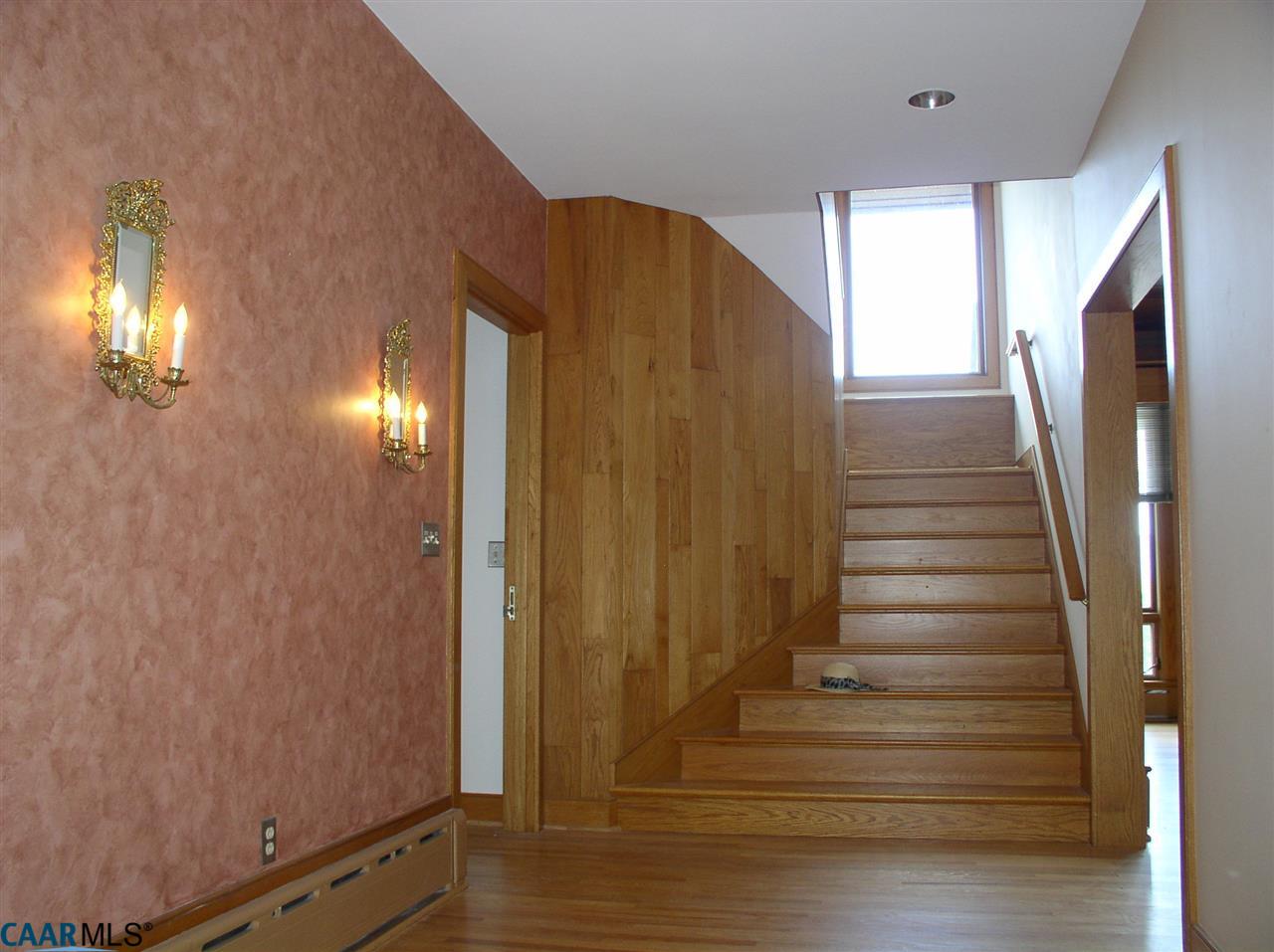 98 WARREN OAKS LN, Waynesboro, VA 22980