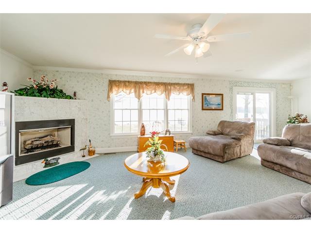 2431Harrison Point Dr, Charles City, VA 23030