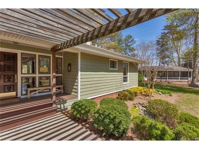 1112 Bennett Farm Road, Locust Hill, VA 23092