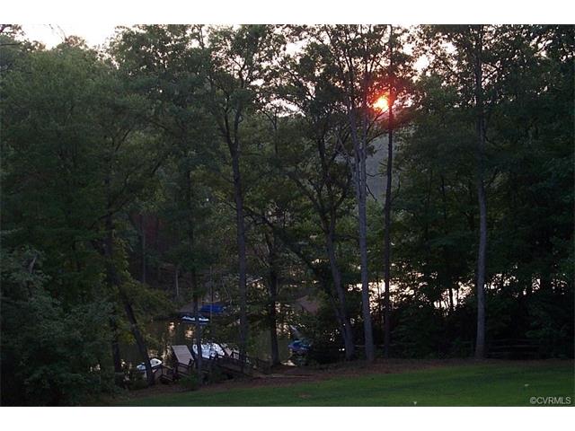 975 Oak Grove Drive, Louisa, VA 23117