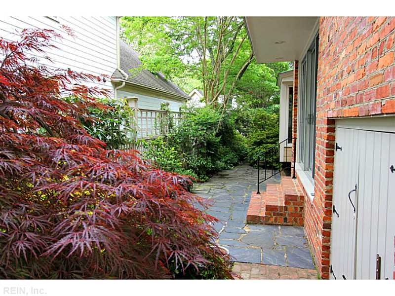 512 ENGLAND ST S, Williamsburg, VA 23185