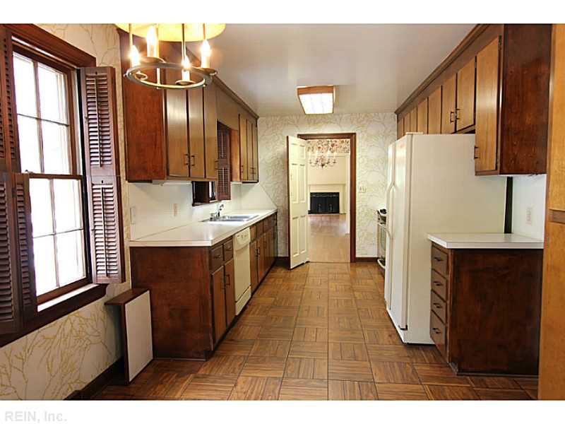 512 ENGLAND ST S, Williamsburg, VA 23185