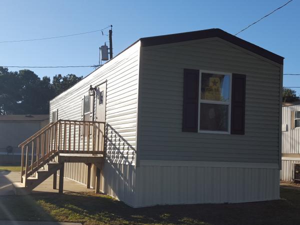 Homecrest MHC 812 Marigold CtChesapeake, VA 23324