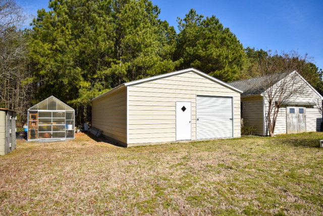 6080 JOHNSON POINT LN, Jamesville, VA 23398